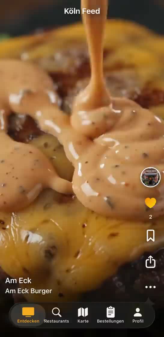 A recording of an order: the restaurant's page opens out of the feed, with a photo of its front, its opening hours and a choice between delivery and pickup. A burger at 13.90 € is tapped out of the menu, put in the cart and confirmed as added.
